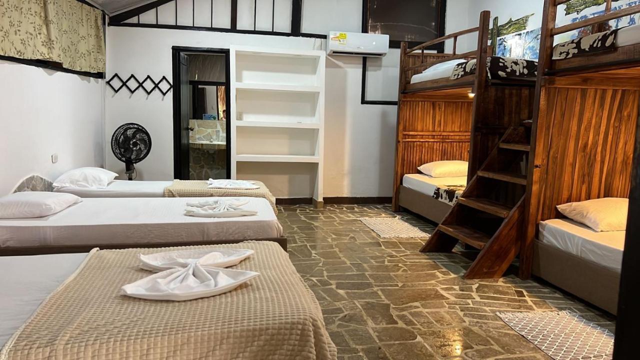 Monte Verde Hostal エル・ザイノ エクステリア 写真